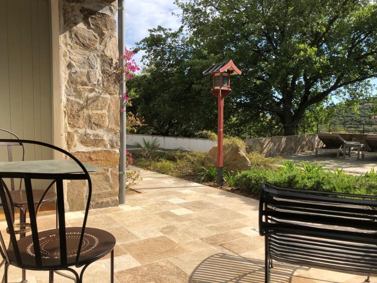 Les Aurochs Grimaud Exterior foto