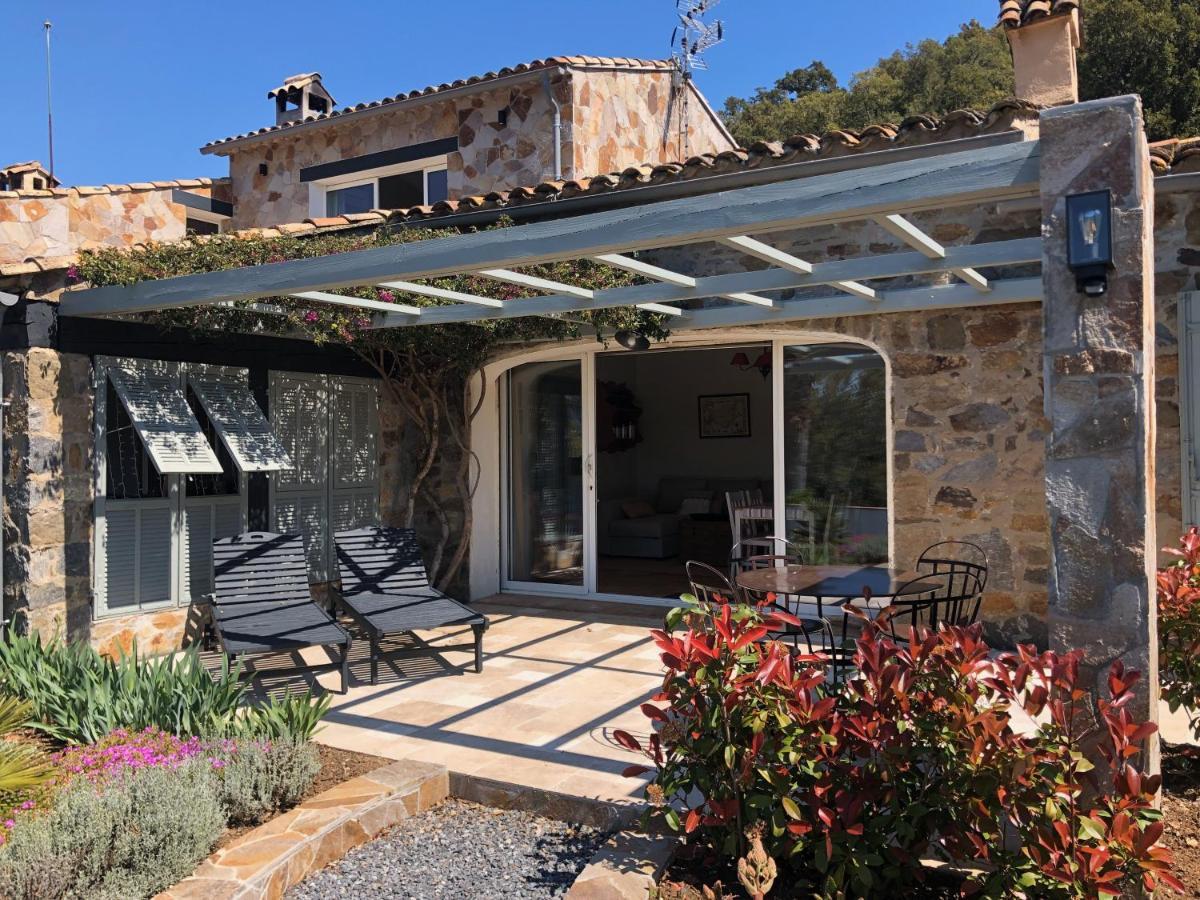 Les Aurochs Grimaud Exterior foto