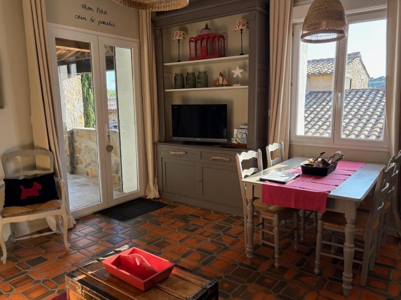 Les Aurochs Grimaud Exterior foto